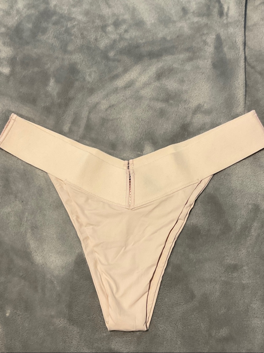 NWT MEDIUM VICTORIAS SECRET BRAZILIAN PANTY (MSRP 30)